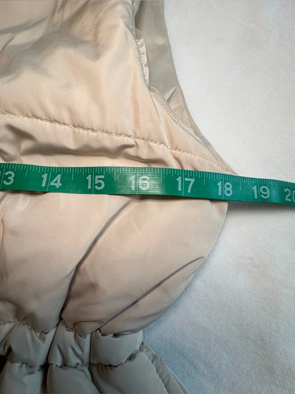 Camellia Women's Puffer Drawstring Waist Vest in Light Cream size medium